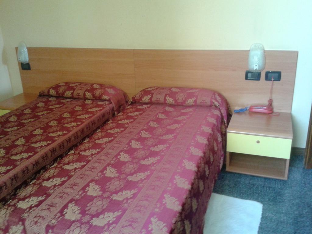 Hotel San Geminiano Modena Room photo