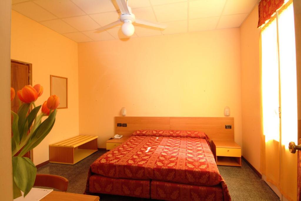 Hotel San Geminiano Modena Room photo